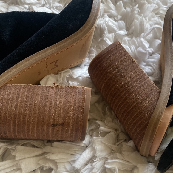 Marc Fisher Vashi Suede Block Heel Sandal 9.5 - Picture 6 of 8